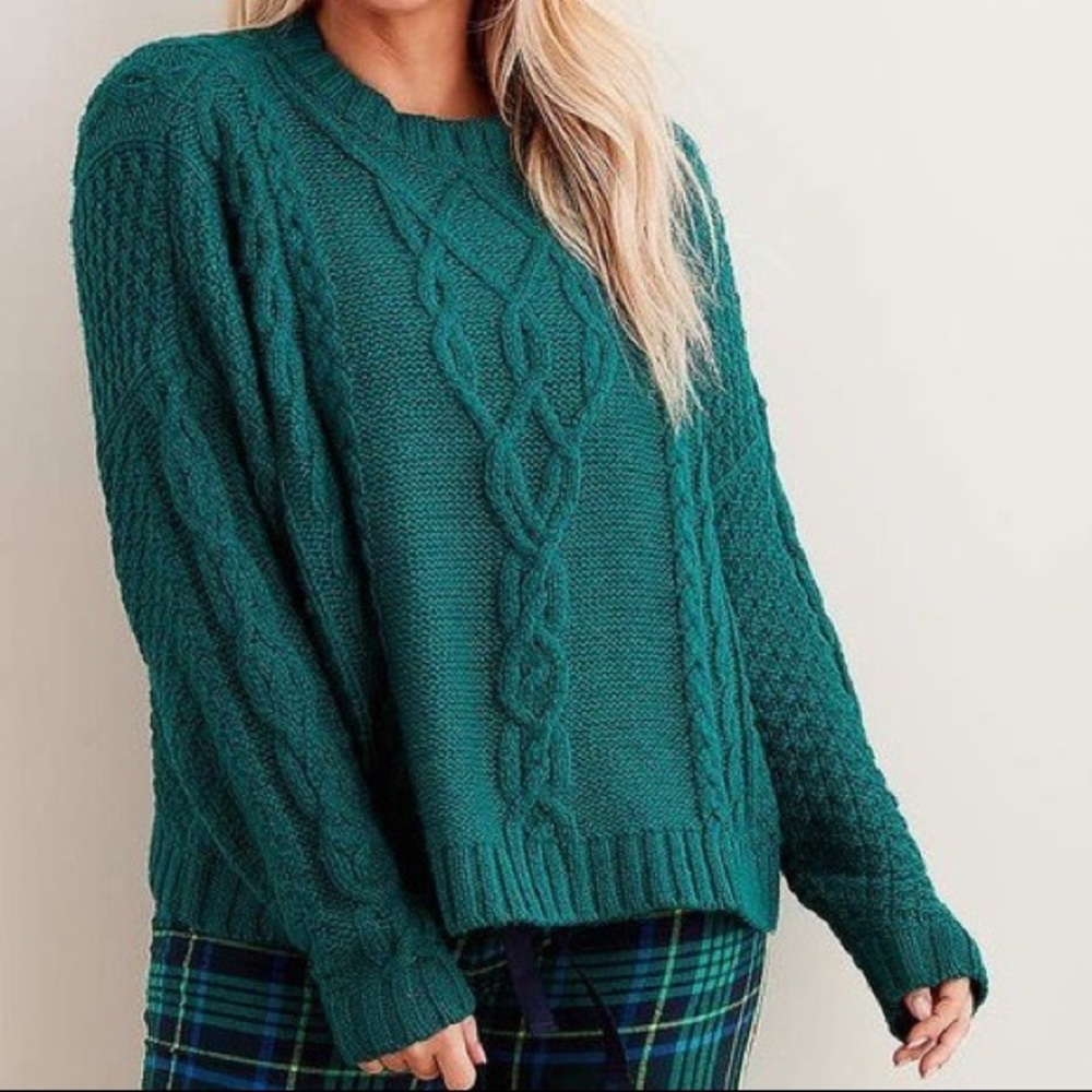 Aerie | Emerald Chunky Oversized Cable Knit Sweater